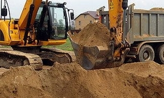 Выкопать яму экскаватором в Карасук от 931 руб. - 2Землекопа-Кск