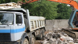 Вывоз строительного мусора с участка в Карасук недорого от 1551 руб. | 2Землекопа-Кск